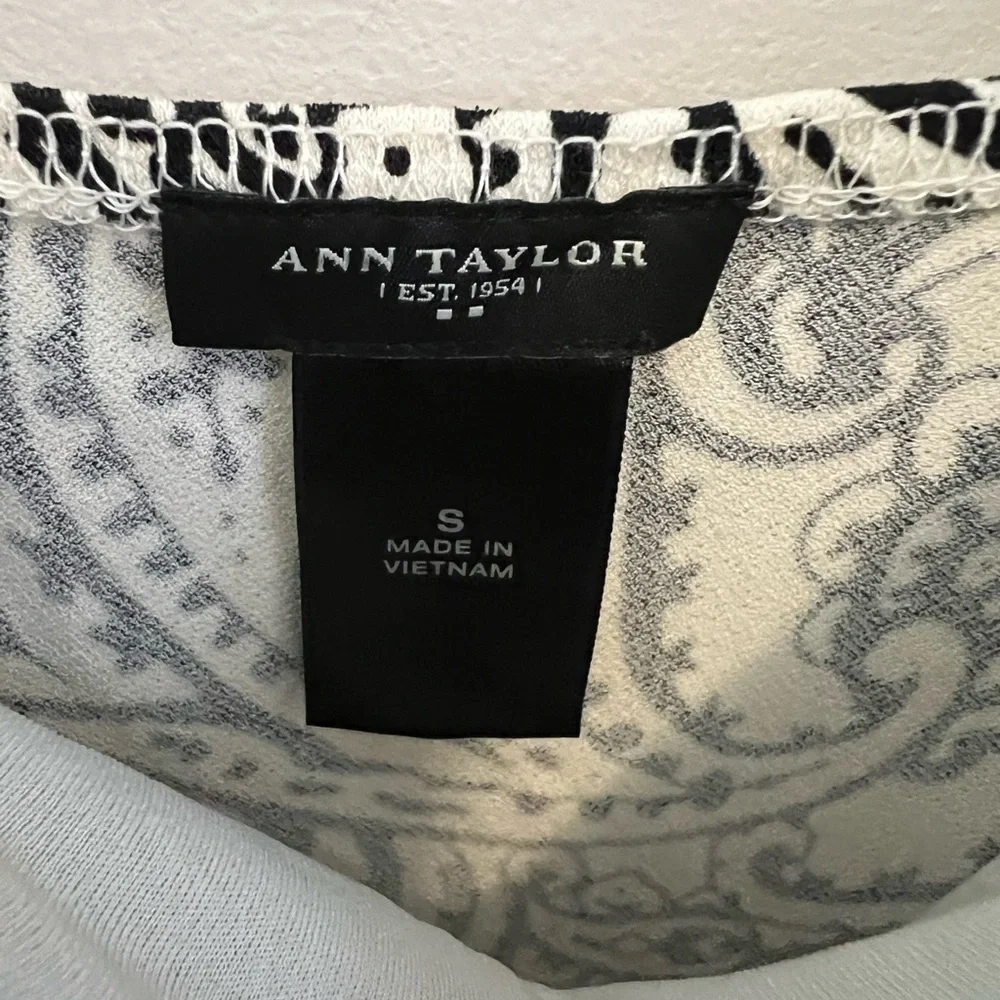 Ann Taylor Factory Black and White Paisley Tank Top - Picture 3 of 4